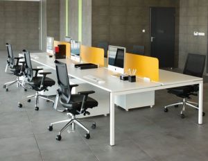 4 seater Workstation with  Glass Partition